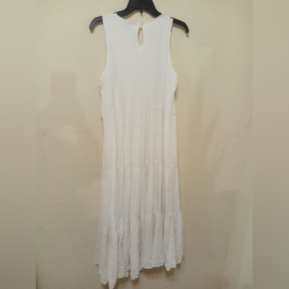 Gibson Latimer White Pleated Maxi Dress Scoop Neck